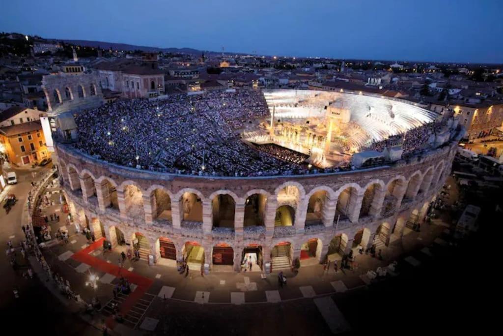 Il Cuscino Di Giulietta - 2 Min From Arena Διαμέρισμα Βερόνα Εξωτερικό φωτογραφία